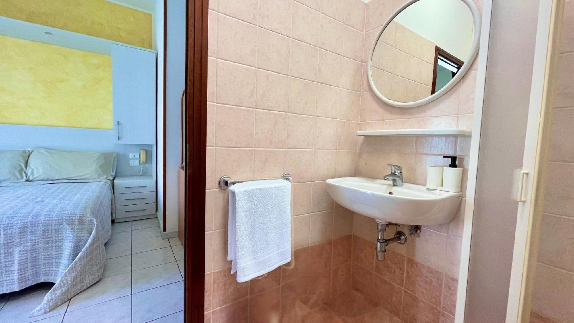 Hotel Zanella Cervia Luaran gambar