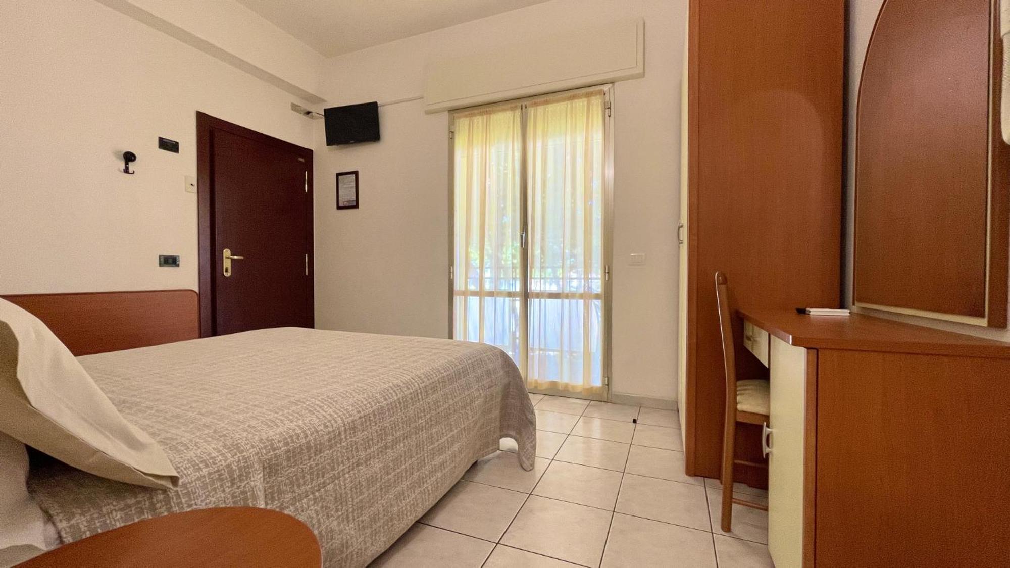 Hotel Zanella Cervia Luaran gambar